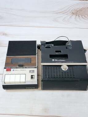 Vintage Bell & Howell Solid State Cassette Recorder Model 87500 W Case - Tested